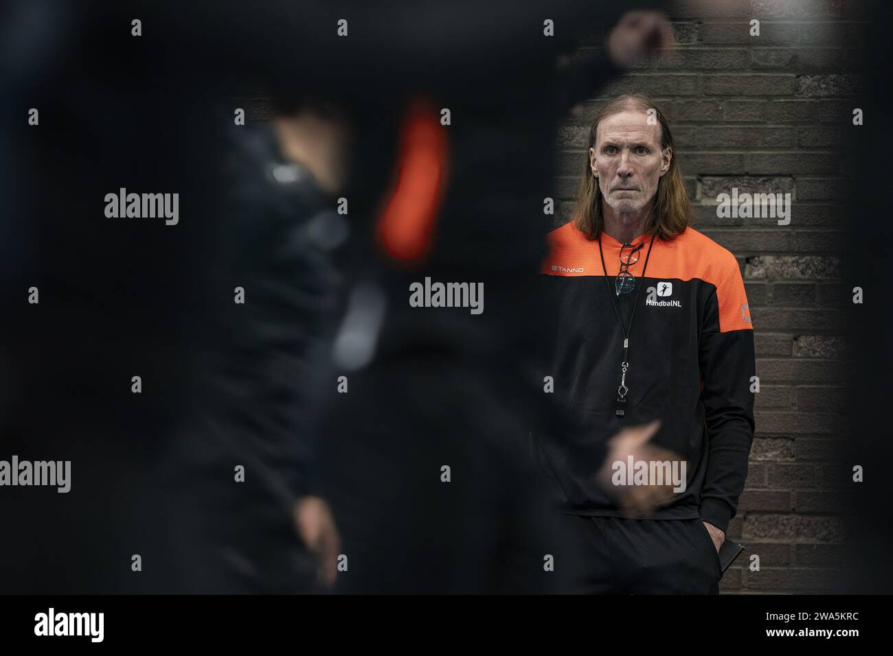 ARNHEM - allenatore nazionale Staffan Olsson durante un allenamento degli uomini di pallamano della TeamNL. I giocatori di pallamano si stanno preparando per il campionato europeo in Germania. ANP RONALD HOOGENDOORN Foto Stock