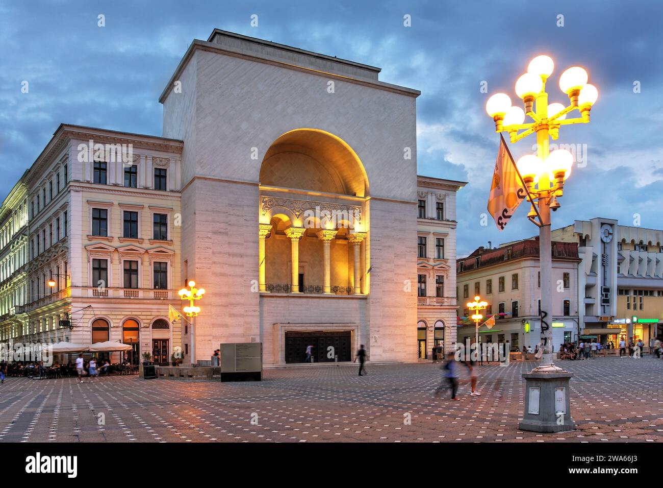 Noto anche come Teatro dell'Opera, il Palazzo della Cultura di Timisoara in Romania ospita diverse istituzioni culturali tra cui l'Opera Nazionale e Miha Foto Stock