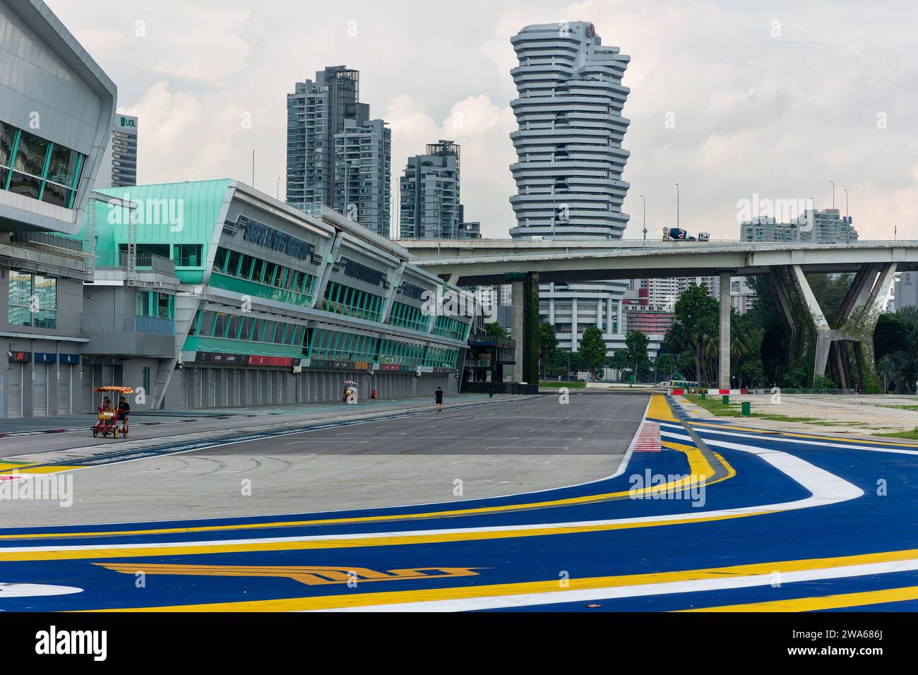 Partenza e arrivo rettilinei e pit Lane del circuito di Marina Bay Street. Se non utilizzato per le gare automobilistiche, il luogo è Foto Stock