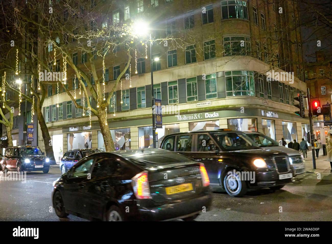 Shaftsbury Avenue, Soho, scena notturna, centro di Londra, Regno Unito Foto Stock