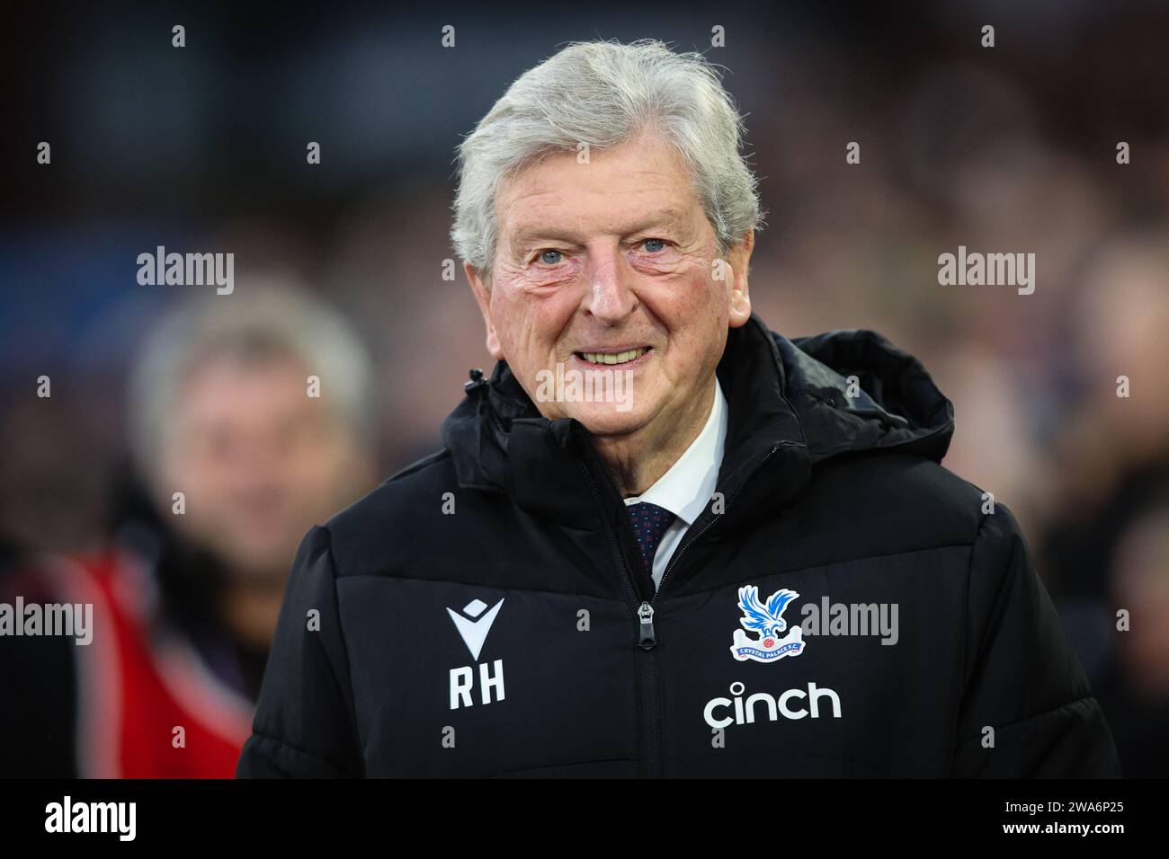 LONDRA, Regno Unito - 30 dicembre 2023: Il manager del Crystal Palace Roy Hodgson guarda avanti alla partita di Premier League tra Crystal Palace FC e Brentford FC Foto Stock