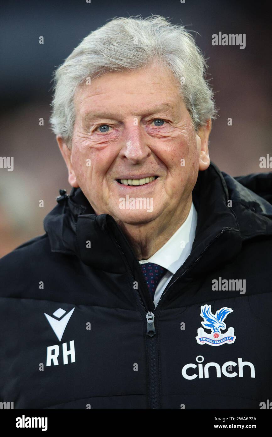 LONDRA, Regno Unito - 30 dicembre 2023: Il manager del Crystal Palace Roy Hodgson guarda avanti alla partita di Premier League tra Crystal Palace FC e Brentford FC Foto Stock