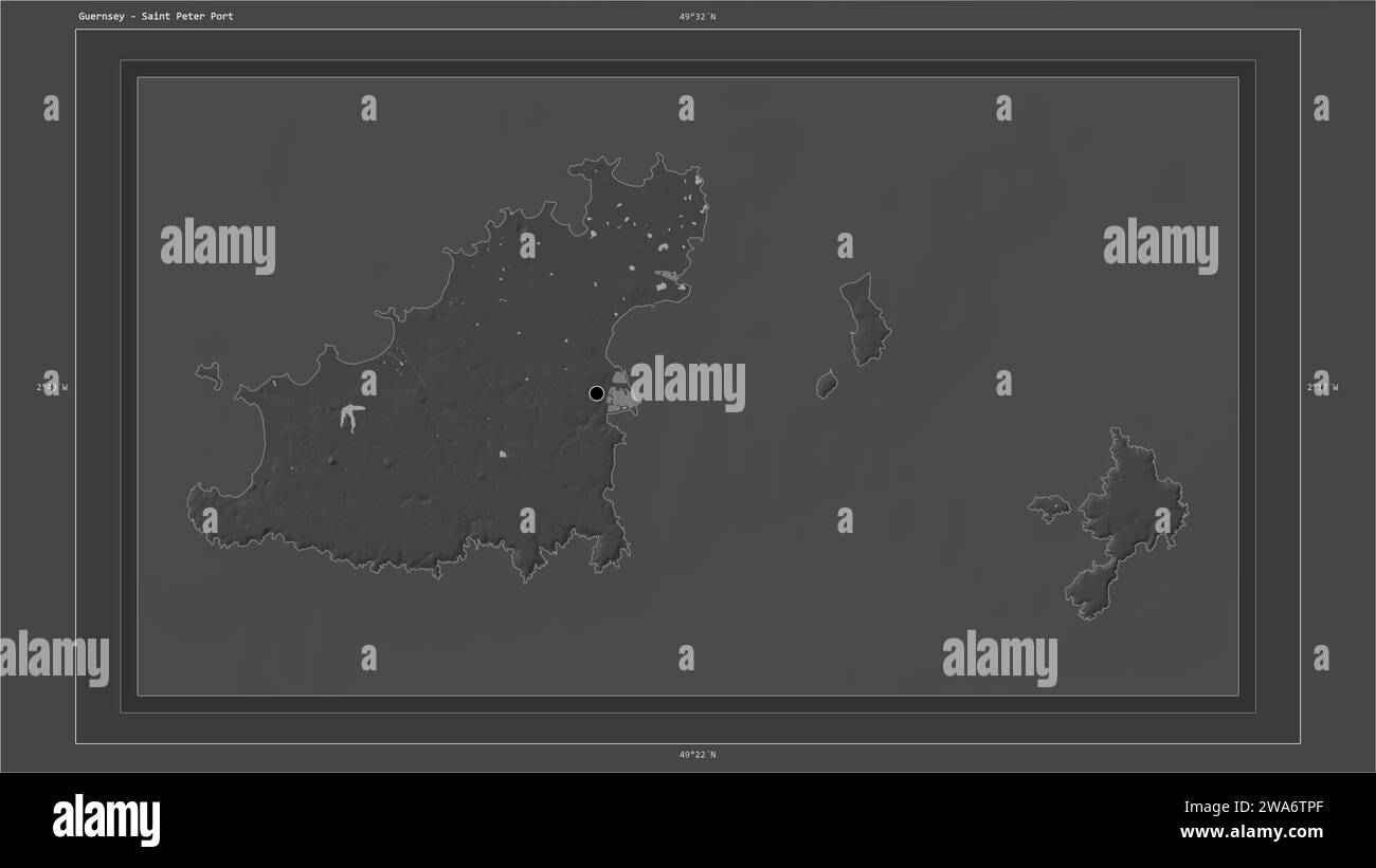 Guernsey è stata evidenziata su una mappa di elevazione a Bilevel con mappa di laghi e fiumi con la capitale del paese, la griglia cartografica, la scala della distanza e la mappa Foto Stock