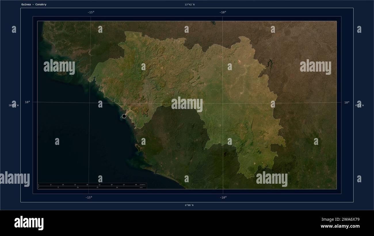 La Guinea è stata evidenziata su una mappa satellitare a bassa risoluzione con il punto della capitale del paese, la griglia cartografica, la scala della distanza e le coordinate del confine della mappa Foto Stock