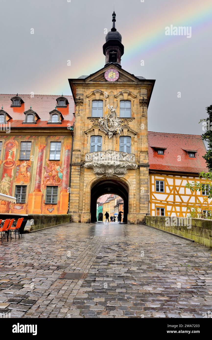 Arcobaleno sul vecchio municipio di Bamberga, Baviera, Germania Foto Stock