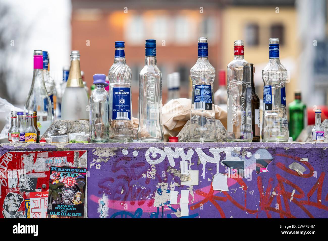 Sfilata del lunedì delle rose a Düsseldorf, consumo di alcol, bere alcolici ad alta prova, NRW, Germania Foto Stock