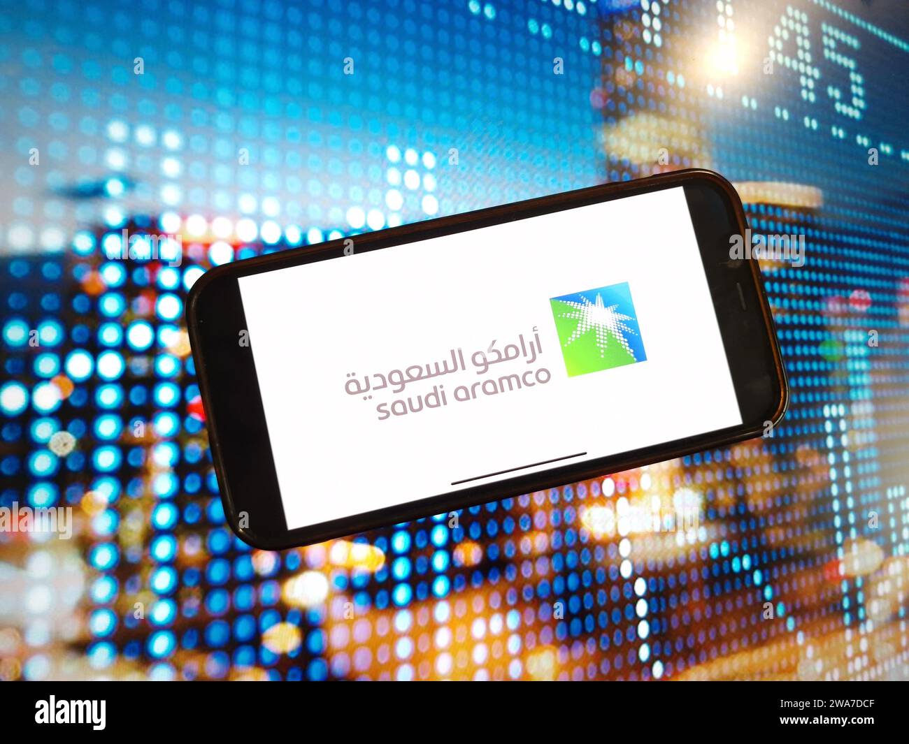 Konskie, Polonia - 2 gennaio 2024: Logo dell'azienda saudita Aramco visualizzato sullo schermo del telefono cellulare Foto Stock