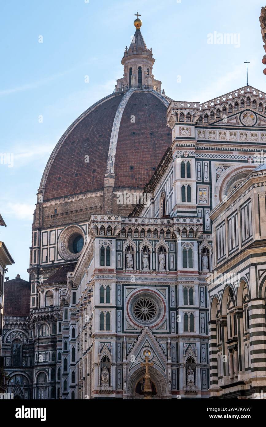 Facciata neogotica della cattedrale rinascimentale di Santa Maria del Fiore a Firenze, Italia Foto Stock