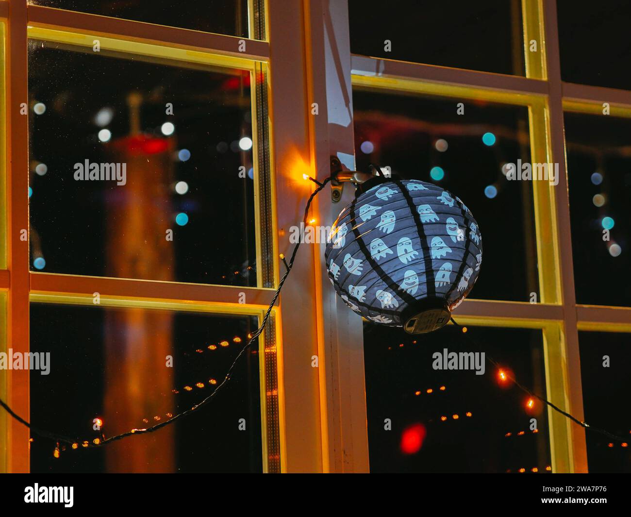 Fantasmi serali di Halloween sulla lanterna cinese Foto Stock