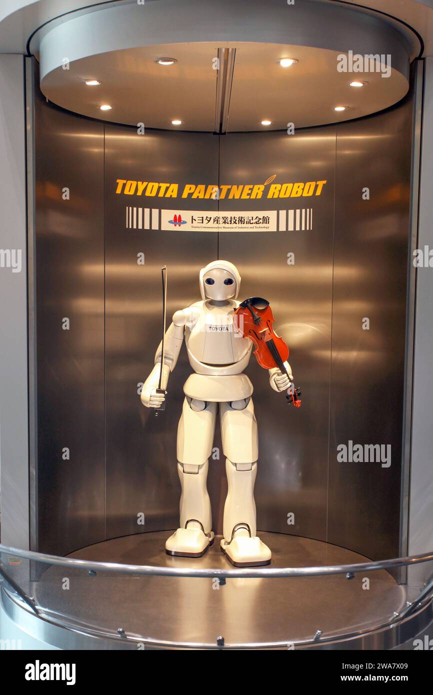 All'interno del Toyota commemorative Museum of Industry and Technology di Nagoya, Giappone. Robot musicali in mostra. Foto Stock