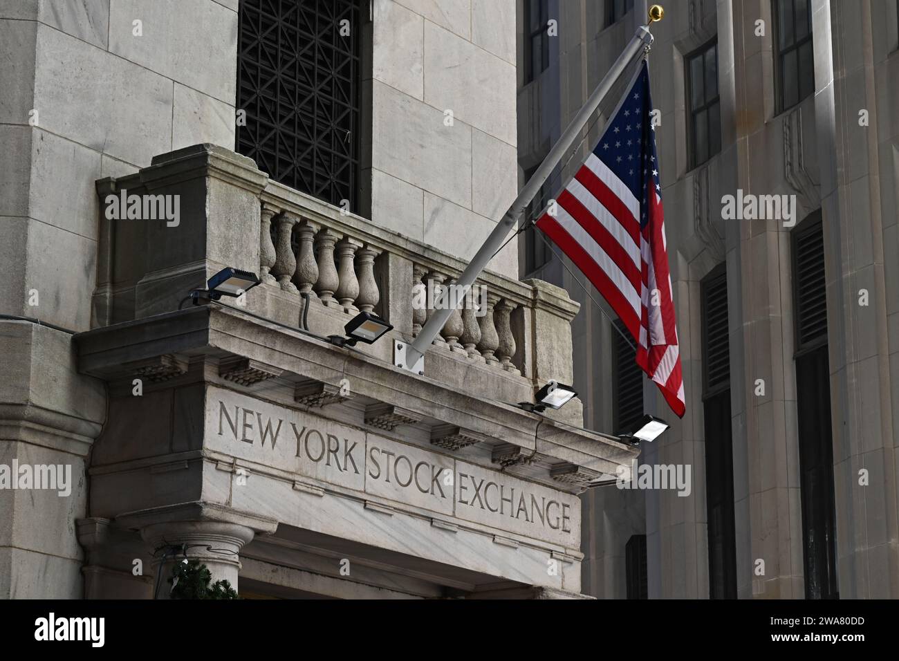 Vista della Borsa di New York (NYSE) il primo giorno di negoziazione del 2024 il 2 gennaio 2024 a New York City. Foto Stock