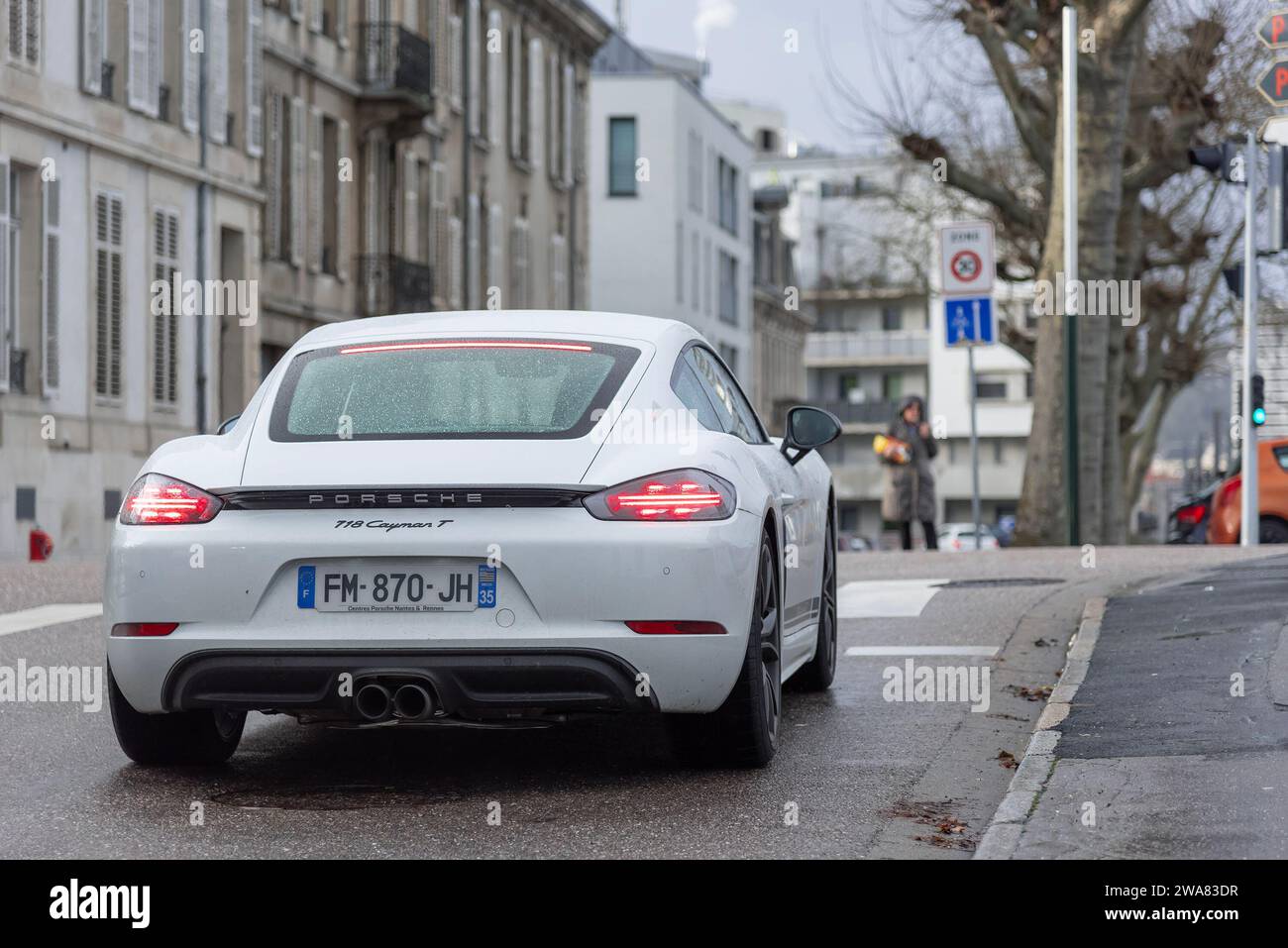 Nancy, Francia - White Porsche 718 Cayman T in strada. Foto Stock