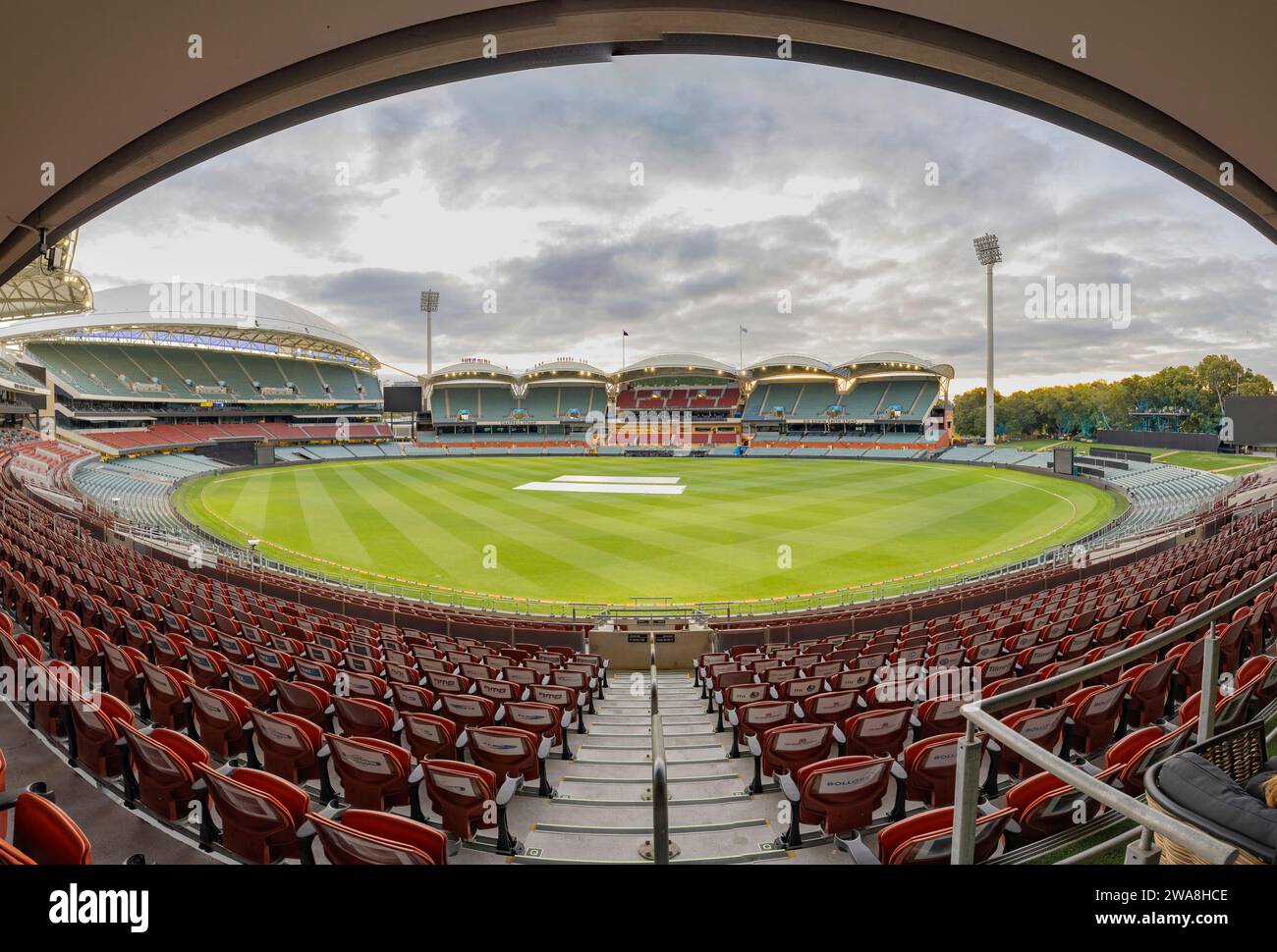 Adelaide, Australia. 30 dicembre 2023. Preparativi per la partita maschile della Big Bash League tra Adelaide Strikers e Melbourne Stars Foto Stock