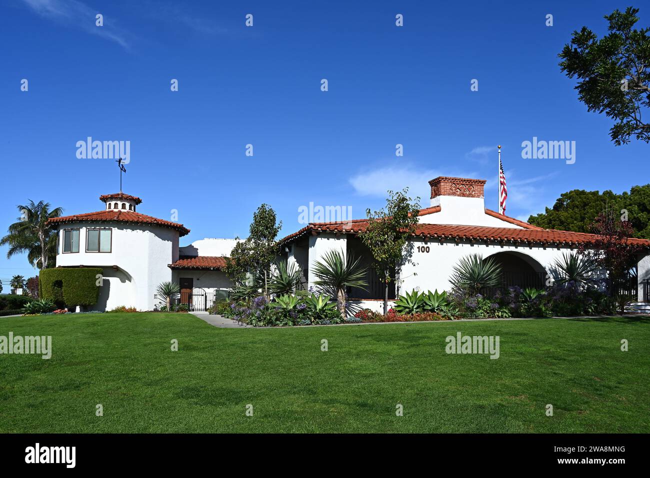 SAN CLEMENTE, CALIFORNIA - 1 GENNAIO 2024: Il San Clemente Community Center offre spazio per eventi privati, comunali e civili, nonché per lezioni Foto Stock