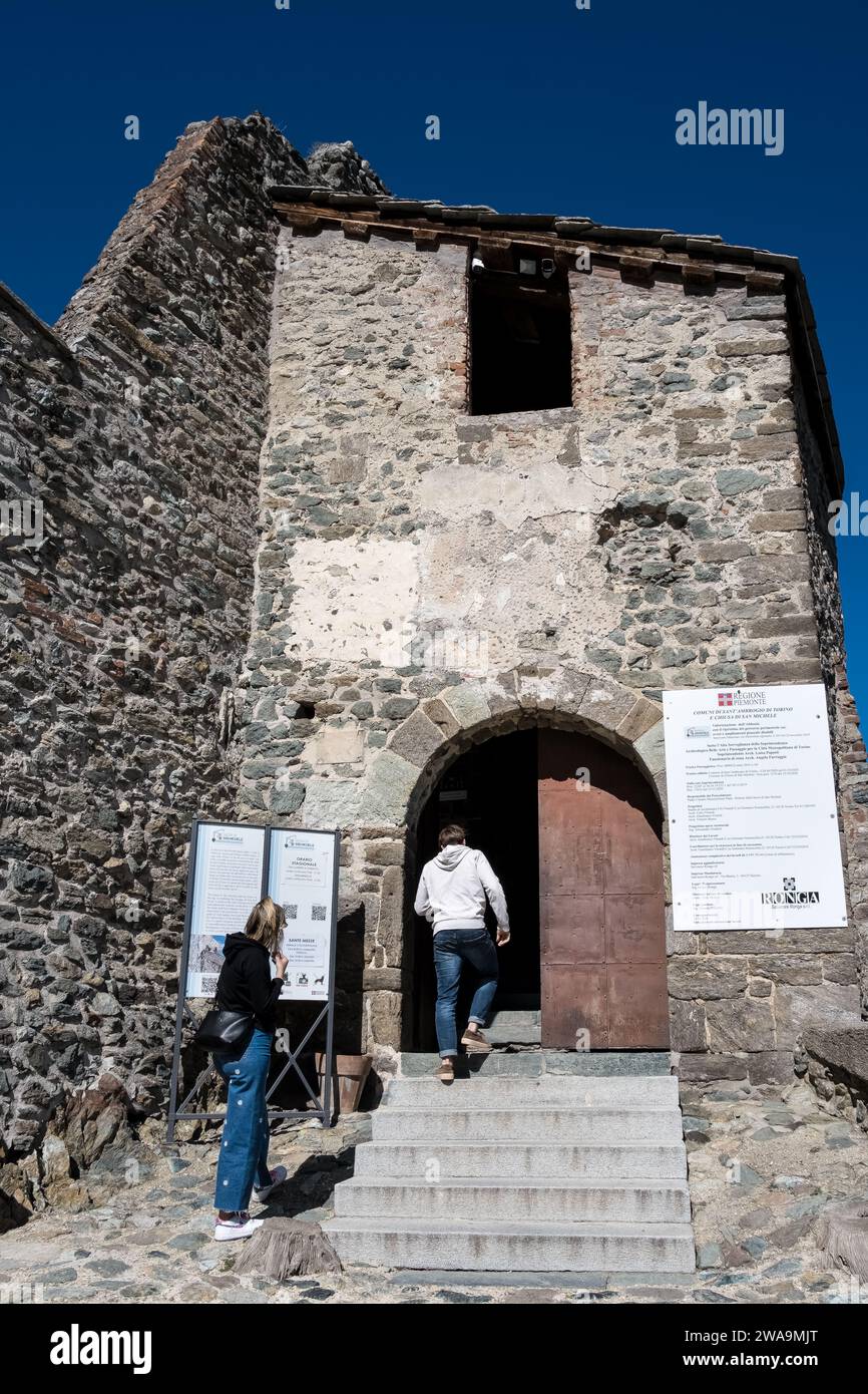 Interno della Sacra di San Michele, complesso religioso sul Monte Pirchiriano in Val di Susa, Sant'Ambrogio di Torino, città metropolitana di Torino Foto Stock