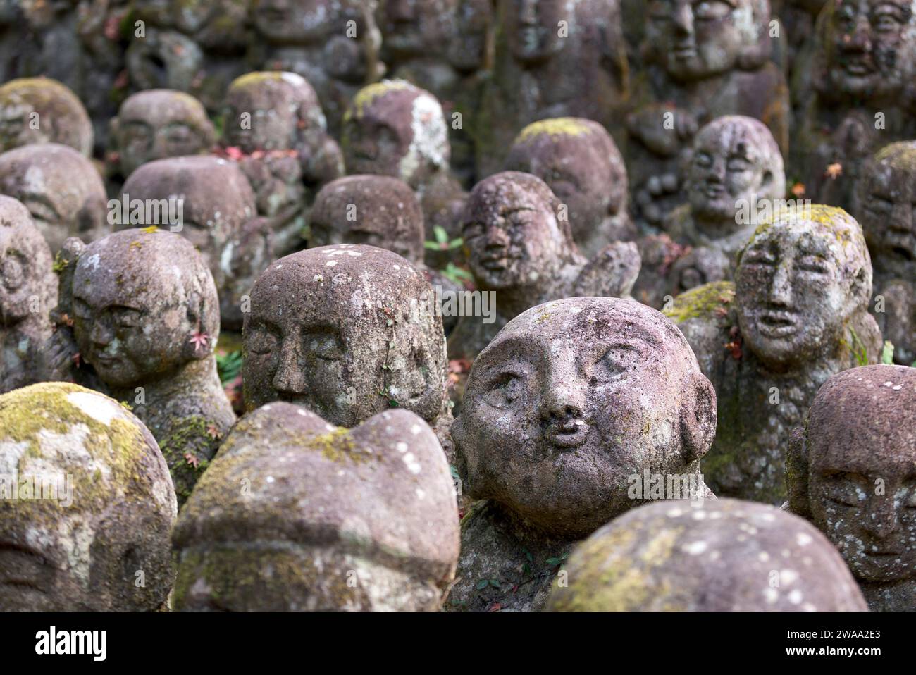 Statua del Buddha del tempio Otagi Nenbutsu-ji. Sagano, Kyoto, Giappone. Foto Stock