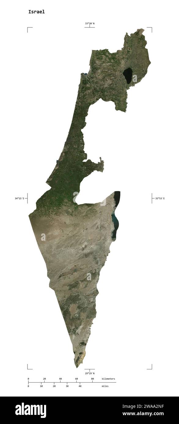 Forma di una mappa satellitare ad alta risoluzione di Israele, con scala di distanza e coordinate di confine della mappa, isolata su bianco Foto Stock