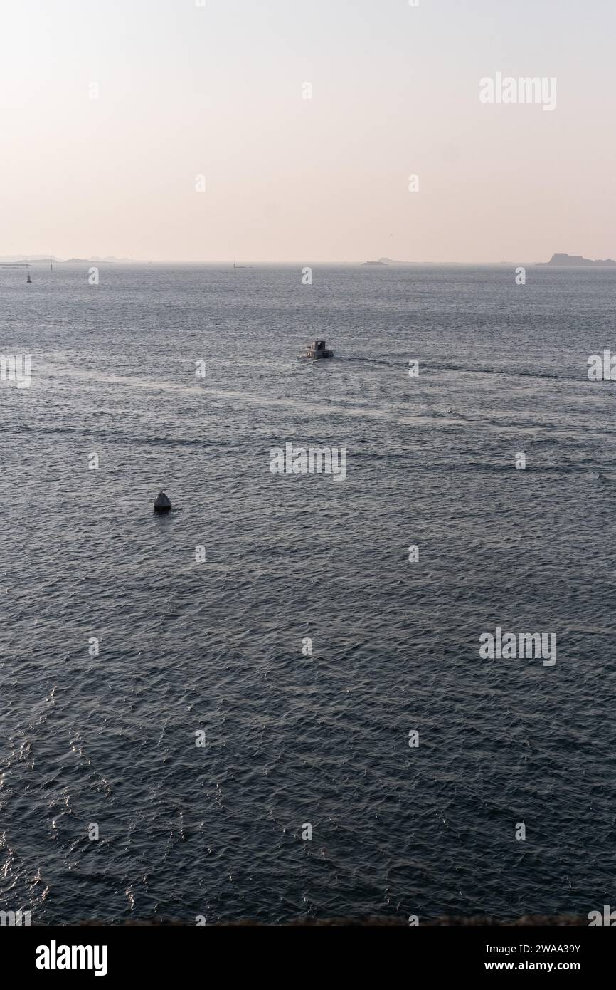 Francia, Bretagna, Ille-et-Vilaine, Saint-Malo il 2022-03-25. Illustrazione della vita quotidiana nella regione della Bretagna. Fotografia di Martin Bertrand. Fra Foto Stock