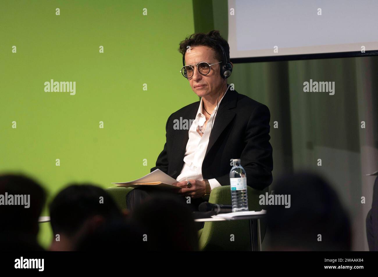 Gewinnerin der Hannah Arendt Preis 2023 Masha Gessen bei der Heinrich Böll Stiftung a Berlino AM 18. Dezember 2023. Masha Gessen *** Vincitore del Premio Hannah Arendt 2023 Masha Gessen alla Fondazione Heinrich Böll di Berlino il 18 dicembre 2023 Masha Gessen Foto Stock