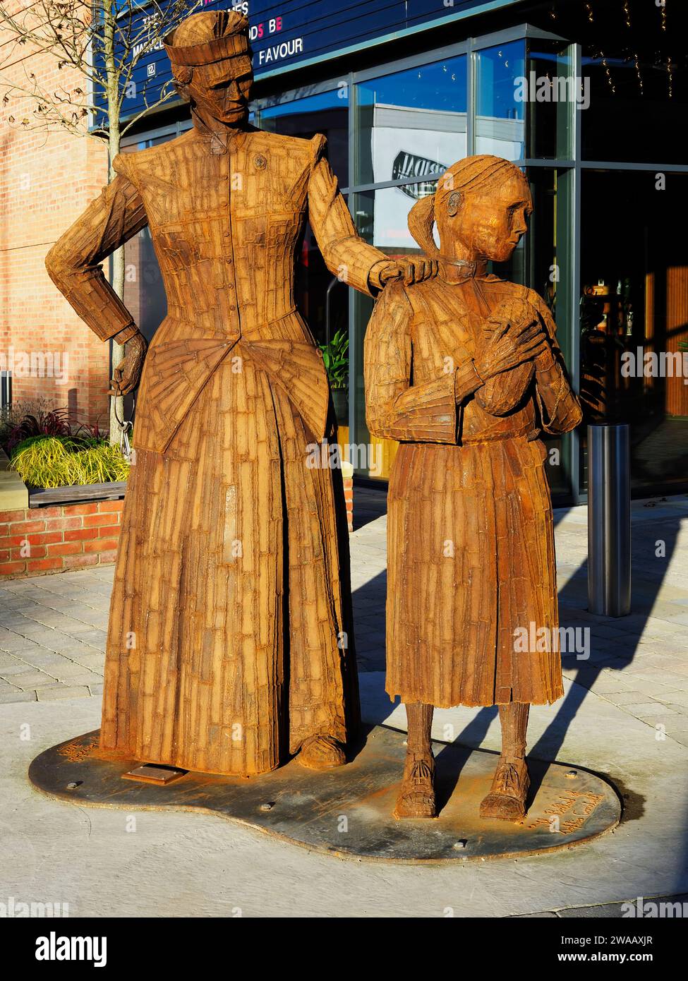 La scultura Ballad of Sophia Constable di Ray Lonsdale presso lo sviluppo dei Treadmills a Northallerton North Yorkshire Inghilterra Foto Stock