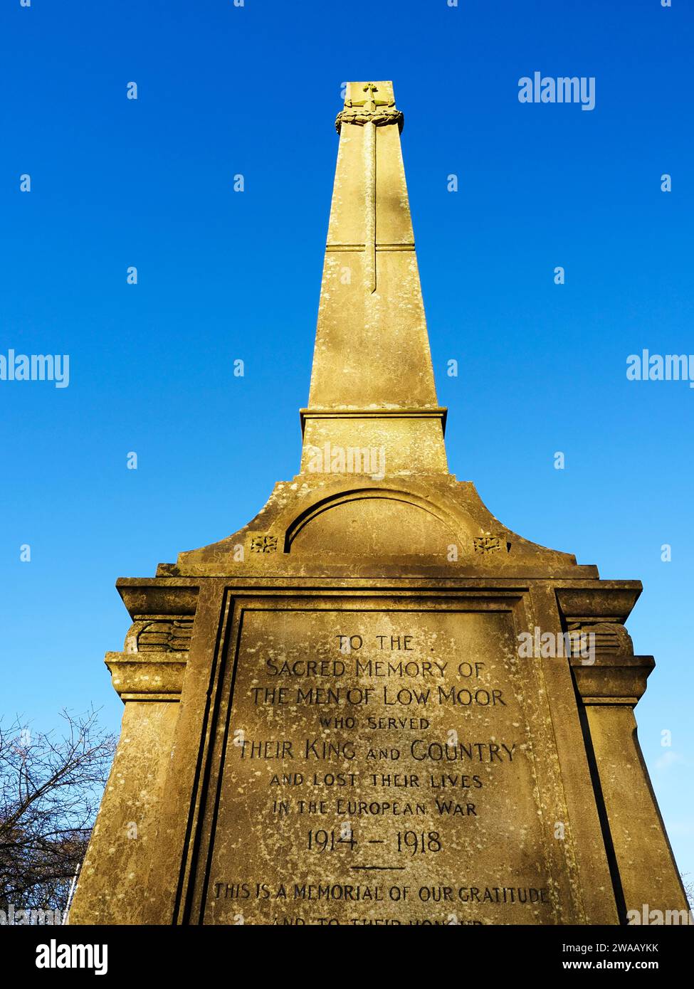 Memoriale di guerra a Low Moor Bradford West Yorkshire Inghilterra Foto Stock