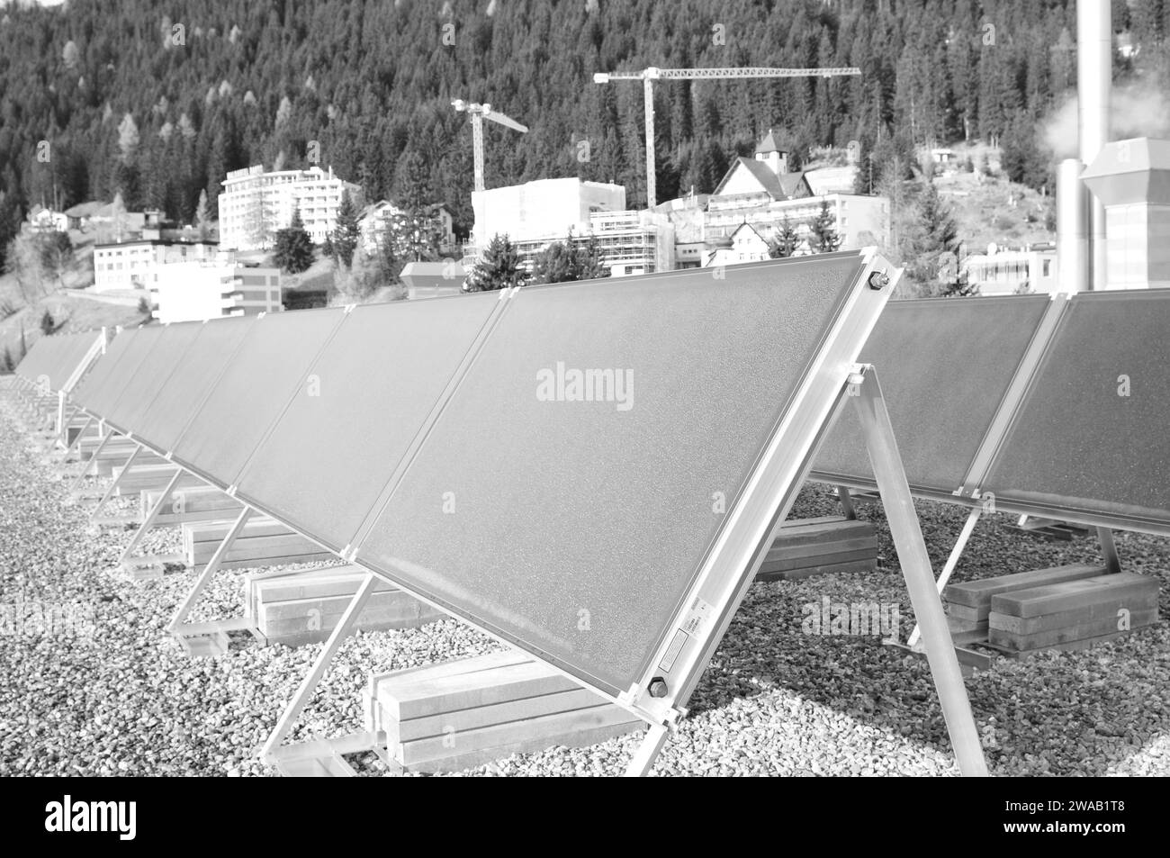 Svizzera: più e più casa tetti sono dotati di pannelli solari Foto Stock