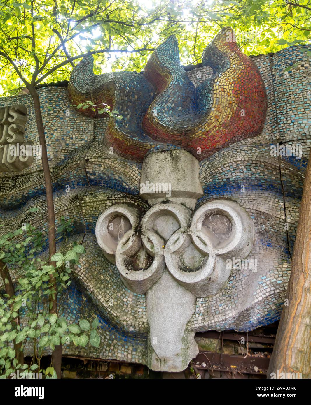 Mosaico con tema Giochi Olimpici su Dynamo Pool, Almaty Kazakistan Foto Stock
