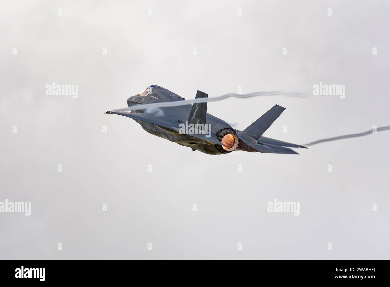 Royal Air Force 617 Squadron Lockheed Martin F-35B Lightning II Stealth multirole Combat Aircraft ZM155 parte dalla RAF Fairford dopo il RIAT Foto Stock