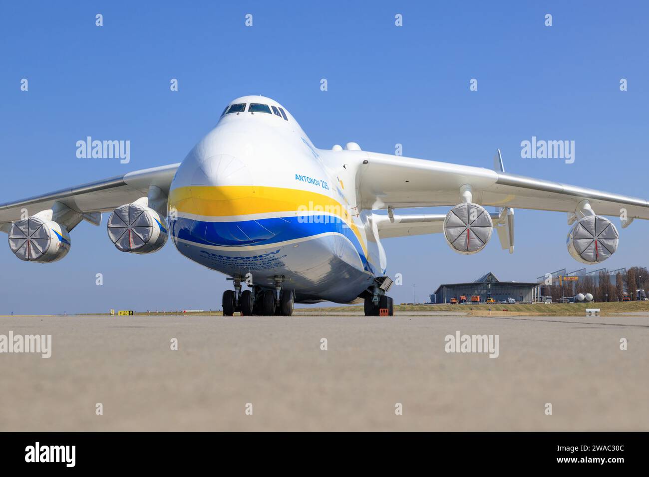 Lipsia - Germania, 8 aprile 2018: Mirya Antonov An 225 dall'Ucraina all'aeroporto di Lipsia Foto Stock