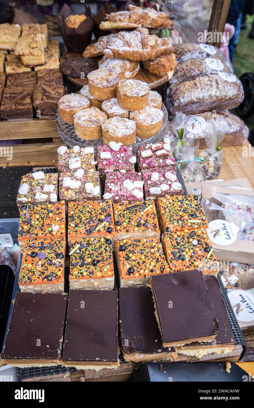 Dolci e dolciumi in vendita presso il mercatino di Natale di Florencecourt, Irlanda Foto Stock