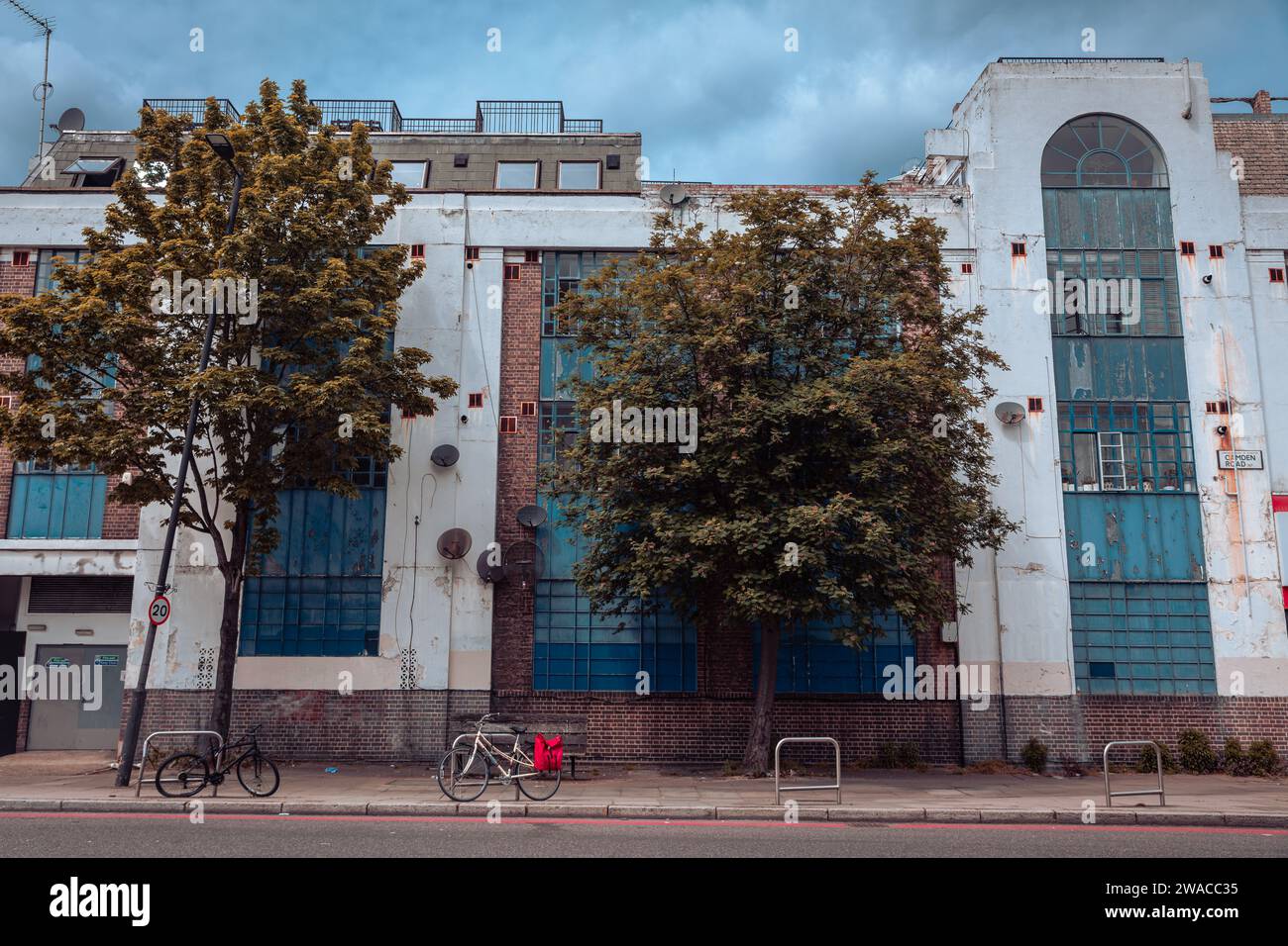 Edificio derelict ad Archway, Londra Foto Stock