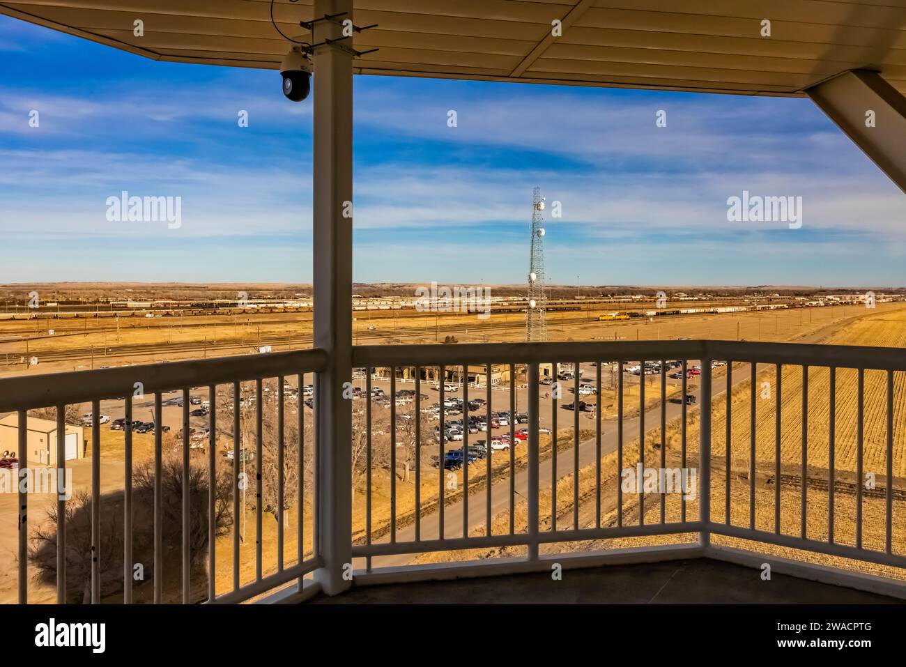Piattaforma panoramica presso la Golden Spike Tower a Bailey Yard, il più grande cantiere di classificazione ferroviaria del mondo, Union Pacific Railroad, North Platte, Nebraska, U Foto Stock