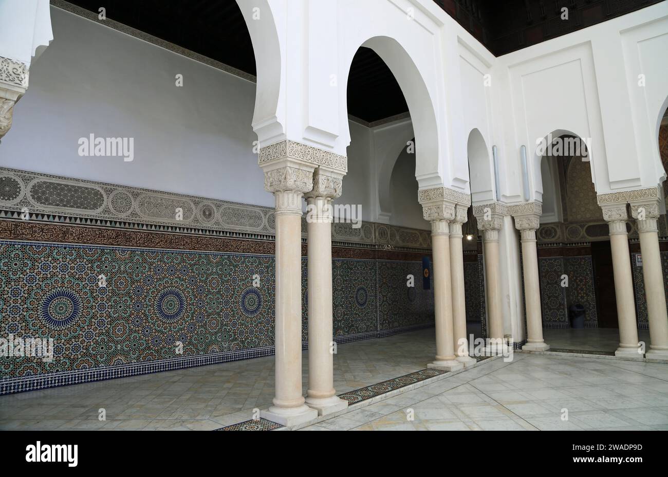 Interno della grande Moschea di Parigi, Francia Foto Stock