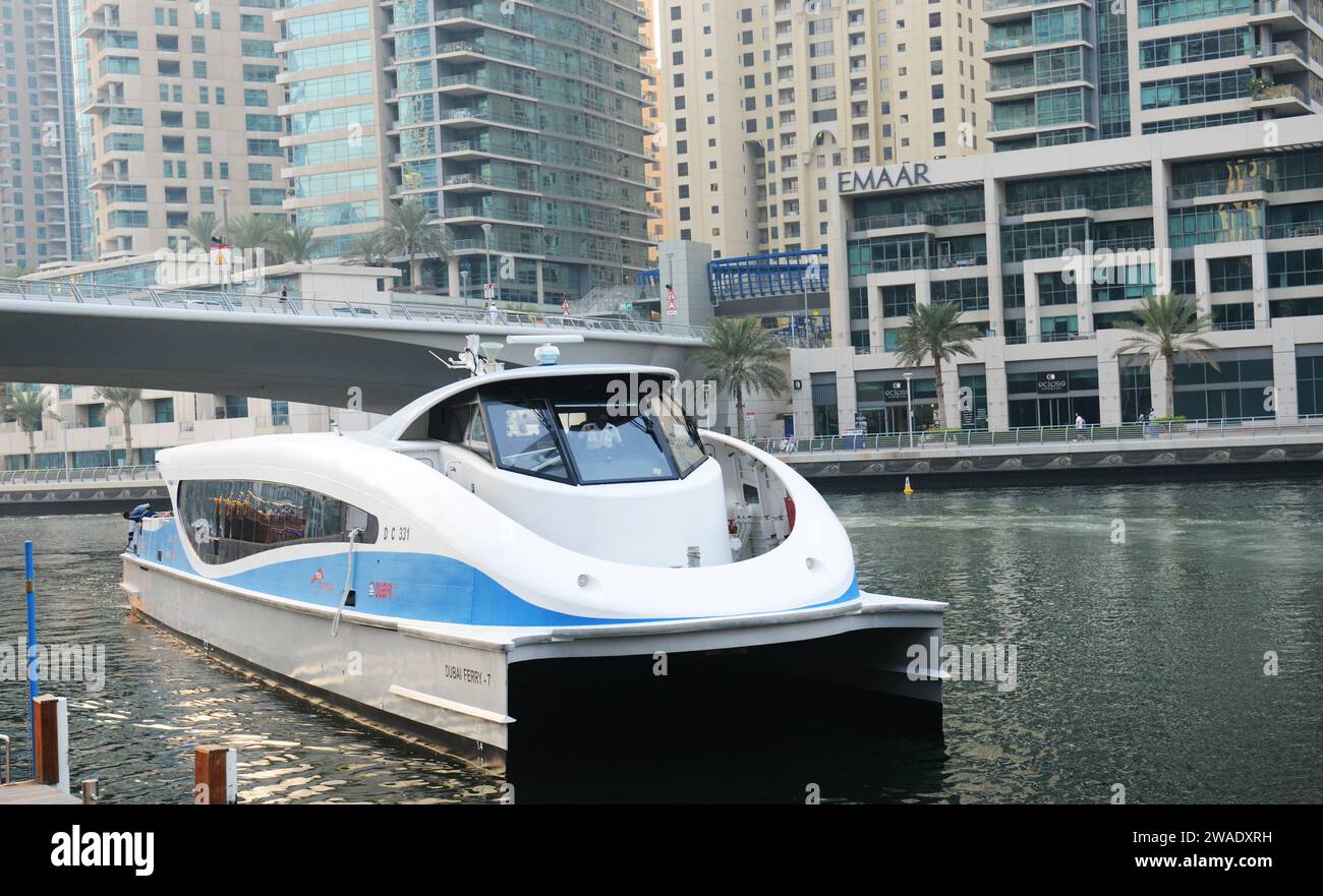 Il traghetto al Dubai Marina di Dubai, Emirati Arabi Uniti. Foto Stock