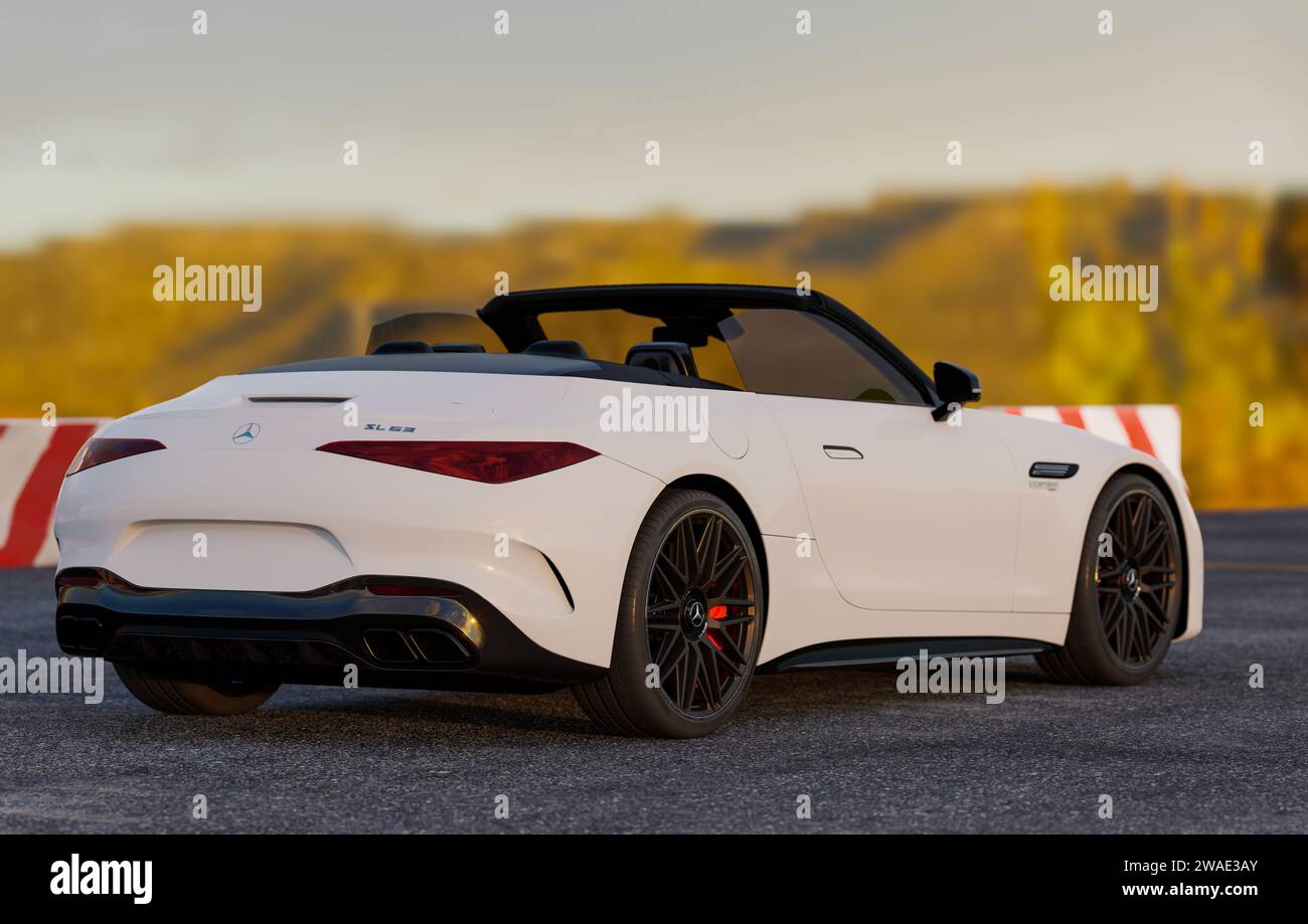 Mercedes-AMG SL: Stile sportivo, tetto in tessuto morbido, prestazioni elevate, comfort di lusso e massima praticità quotidiana. Foto Stock