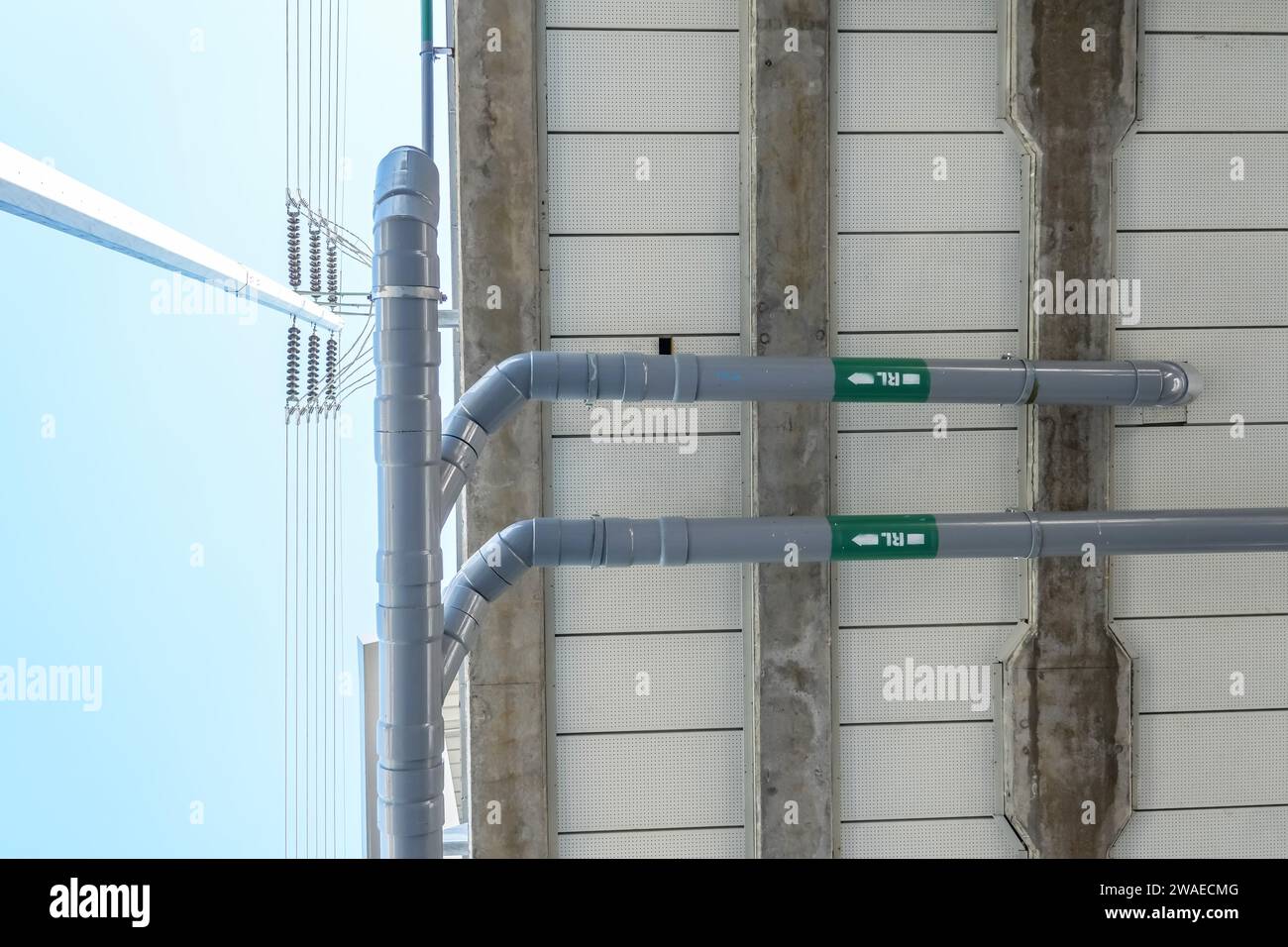 Tubi di drenaggio in polipropilene in plastica sistema di drenaggio da luoghi pubblici e tetti Foto Stock