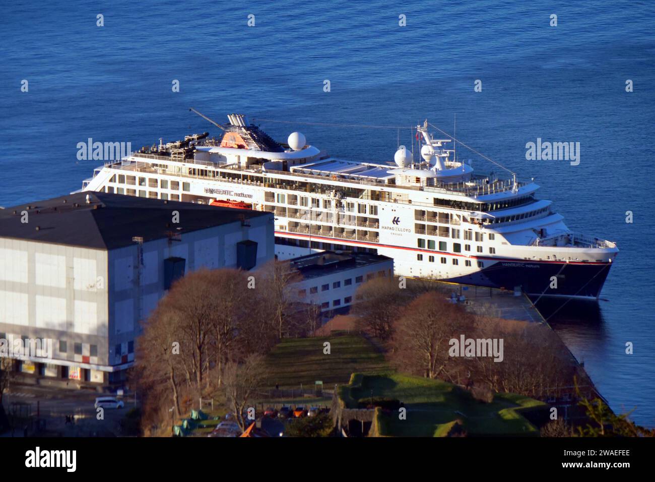 Hapag Lloyd Hanseatic Nature im Hafen von Bergen Norwegen Hapag Lloyd Hanseatic Nature *** Hapag Lloyd Hanseatic Nature nel porto di Bergen Norvegia Hapag Lloyd Hanseatic Nature Foto Stock