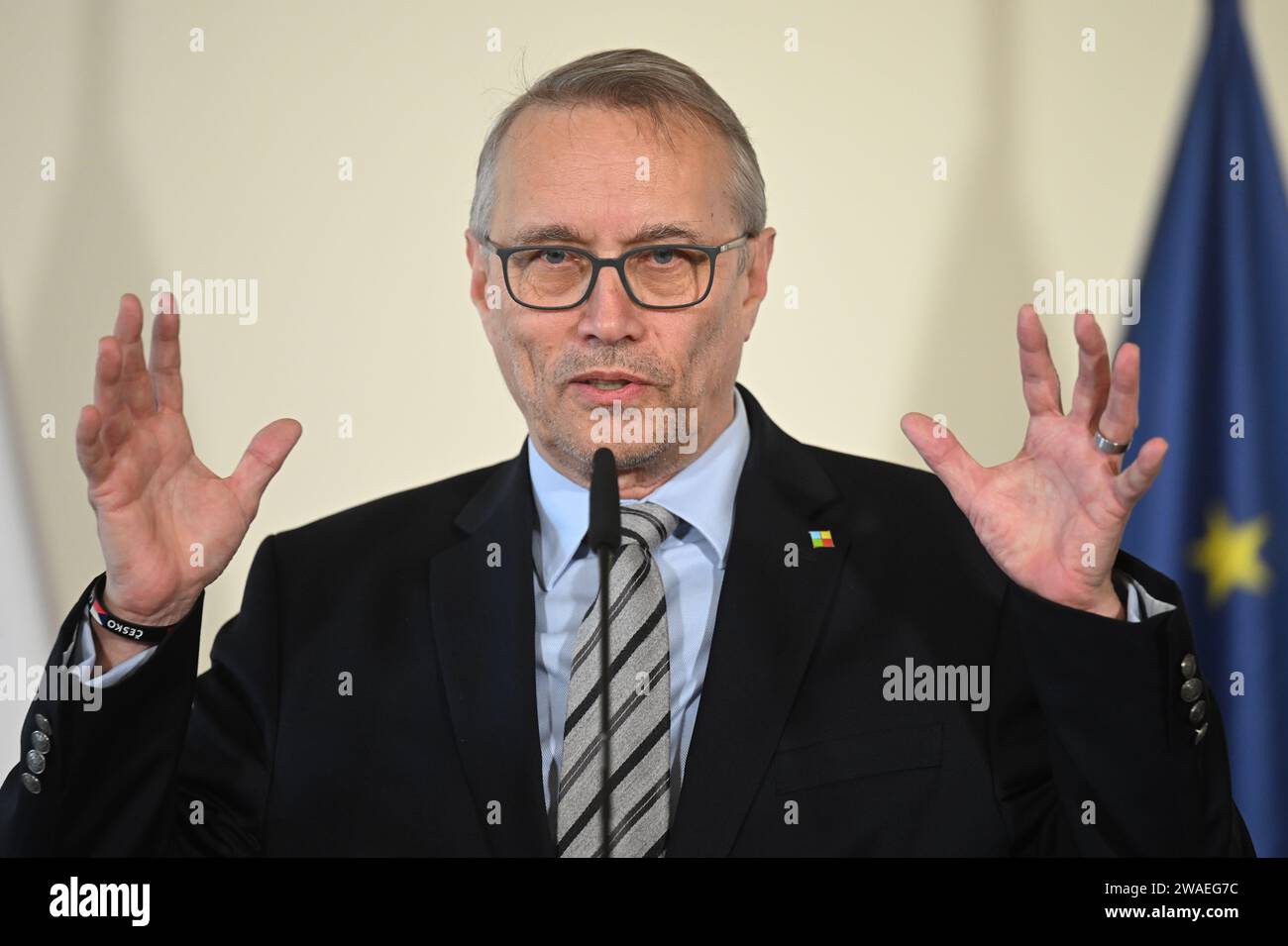 Praga, Repubblica Ceca. 4 gennaio 2024. Il ministro degli affari europei Martin Dvorak tiene una conferenza stampa in occasione del ventesimo anniversario dell'adesione della Repubblica ceca all'UE, presenta il logo e le attività per l'anno 2024 a Praga, Repubblica ceca, il 4 gennaio 2024. Crediti: Michaela Rihova/CTK Photo/Alamy Live News Foto Stock