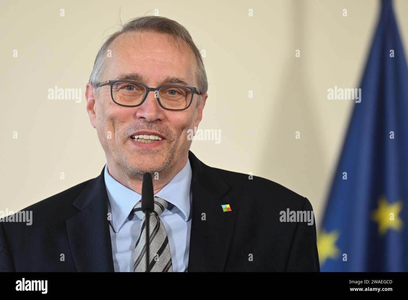 Praga, Repubblica Ceca. 4 gennaio 2024. Il ministro degli affari europei Martin Dvorak tiene una conferenza stampa in occasione del ventesimo anniversario dell'adesione della Repubblica ceca all'UE, presenta il logo e le attività per l'anno 2024 a Praga, Repubblica ceca, il 4 gennaio 2024. Crediti: Michaela Rihova/CTK Photo/Alamy Live News Foto Stock