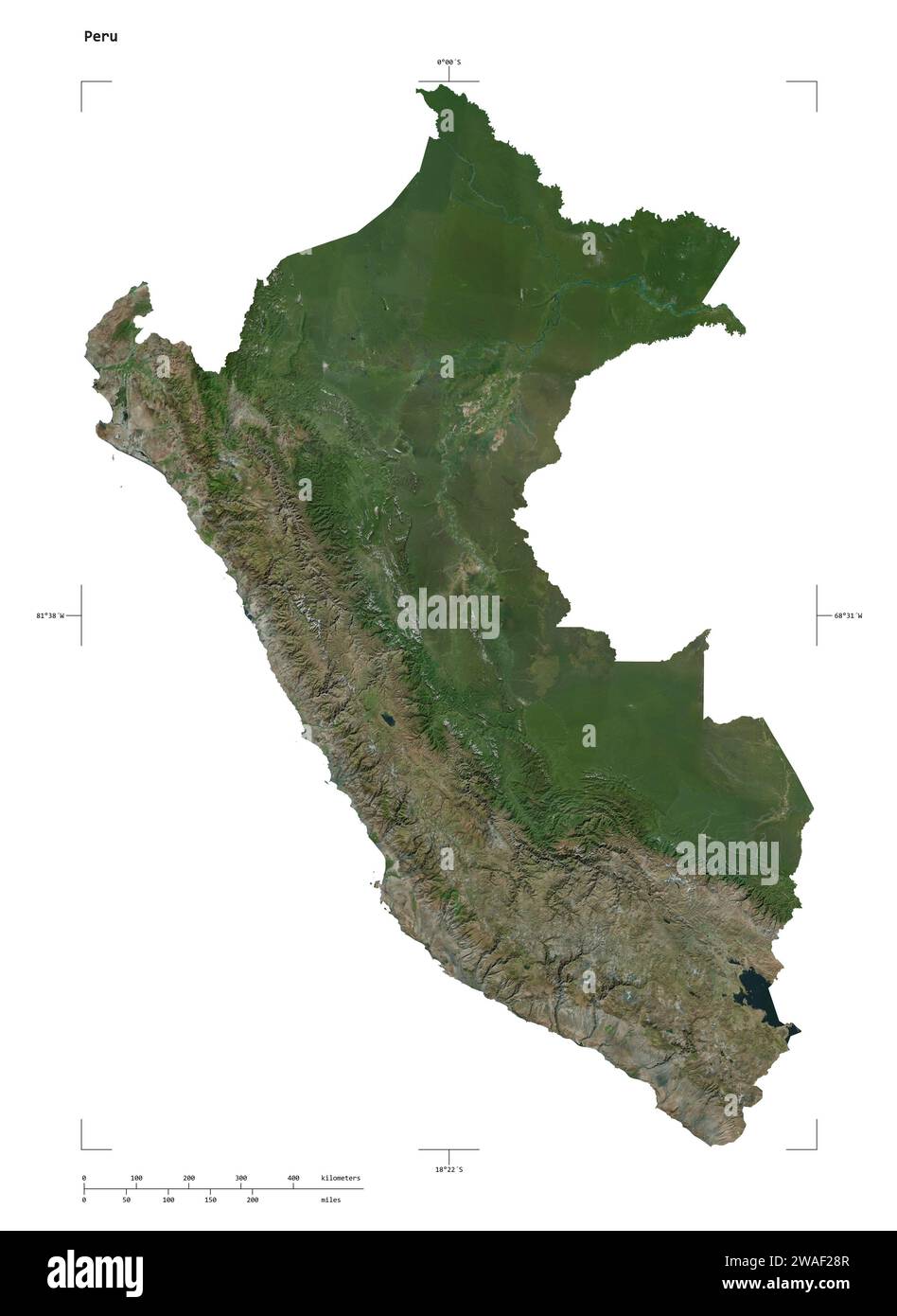 Forma di una mappa satellitare ad alta risoluzione del Perù, con scala di distanza e coordinate di confine della mappa, isolata su bianco Foto Stock Forma di una mappa satellitare ad alta risoluzione del Perù, con scala di distanza e coordinate di confine della mappa, isolata su bianco Foto Stock