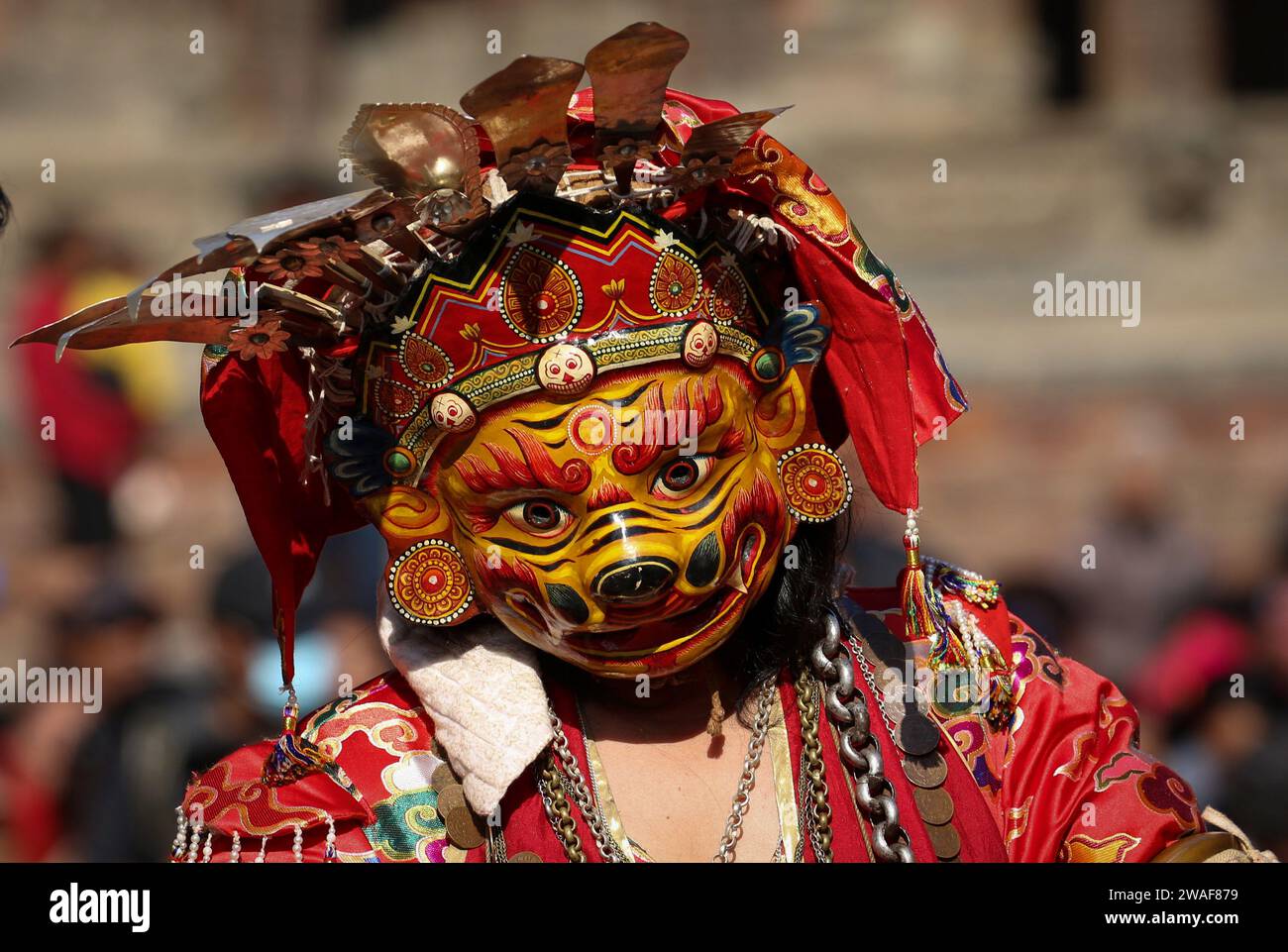 Lalitpur, Bagmati, Nepal. 4 gennaio 2024. Una divinità si esibisce durante il festival Nardevi Swetkali a Patan Durbar Square a Lalitpur, Nepal, il 4 gennaio 2024. Il festival di solito si svolge una volta ogni 12 anni facendo sfilate e spettacoli di divinità come Ganesh, Kumari, Bhairav, Swetkali, Bharamayani, Mahalaxmi, Barahi e molti altri in giro per la città. (Immagine di credito: © Sunil Sharma/ZUMA Press Wire) SOLO USO EDITORIALE! Non per USO commerciale! Foto Stock