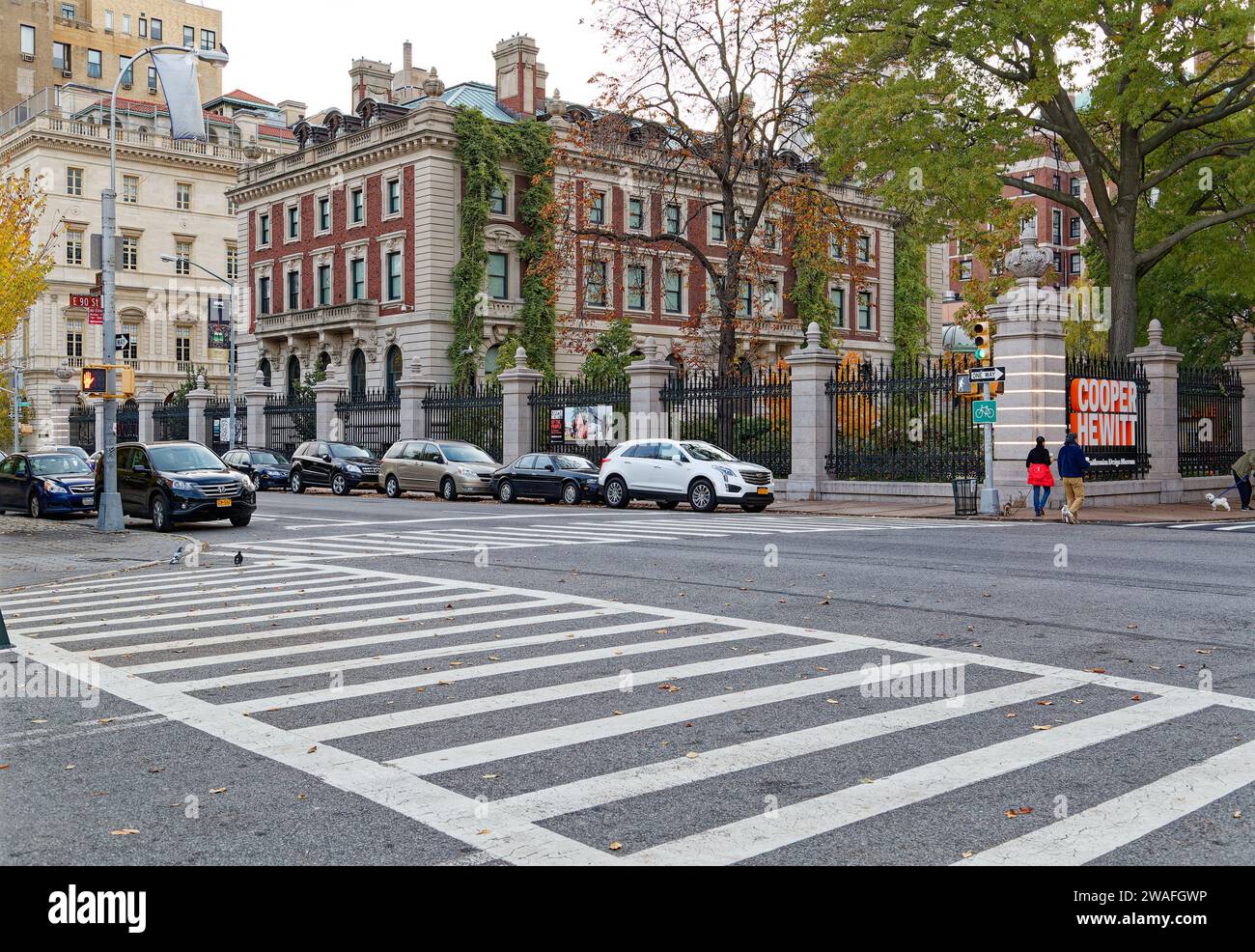 NYC Landmark Cooper Hewitt, lo Smithsonian Design Museum, è l'ex Carnegie Mansion sul "Museum Mile" della Fifth Avenue. Foto Stock