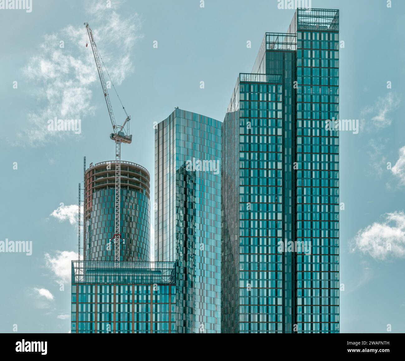Skyline di Manchester, The Blade, Three60 e Elizabeth Tower. Grattacieli affacciati sul centro di Manchester. Stile di vita moderno e contemporaneo in città. Foto Stock