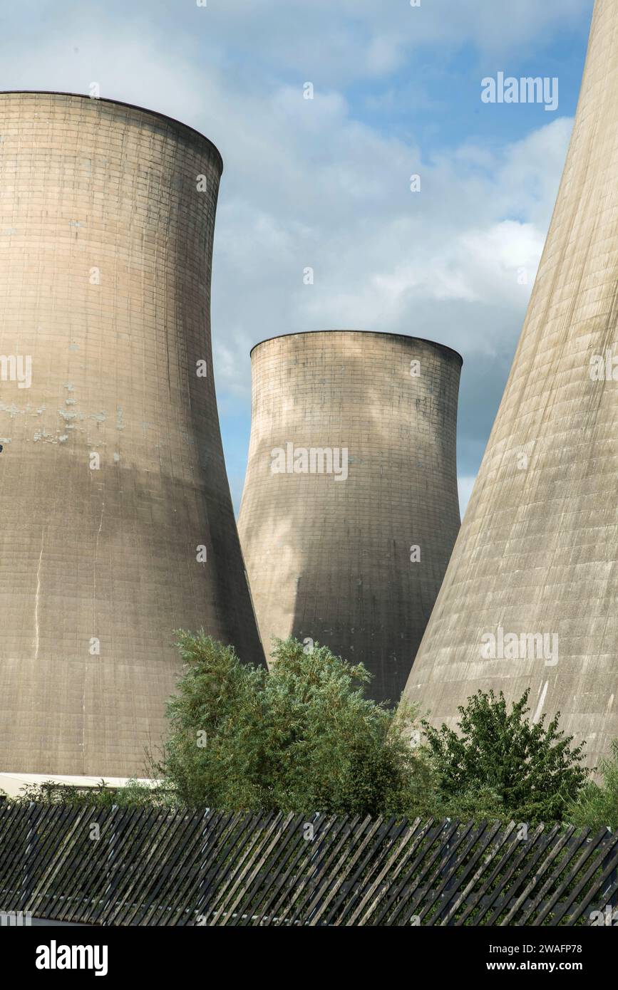 Cooling Towers presso la centrale elettrica di Ratcliffe-on-Soar, Bulwell, Notingham, East Midlands, Inghilterra Foto Stock