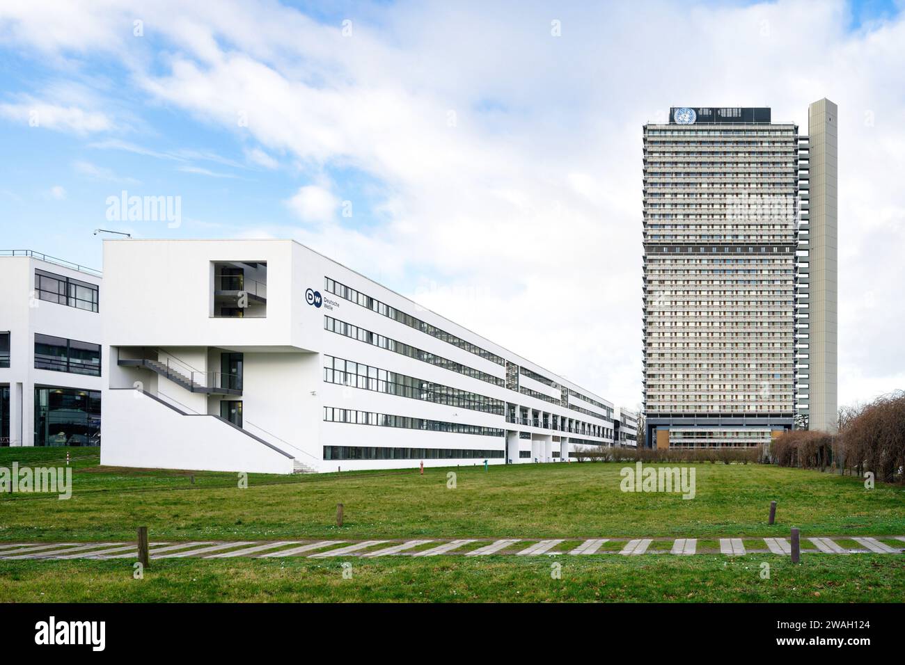 Bonn, Germania 03 gennaio 2024: Costruzione del quartier generale dell'emittente straniera Deutsche Welle della Repubblica federale di Germania Foto Stock