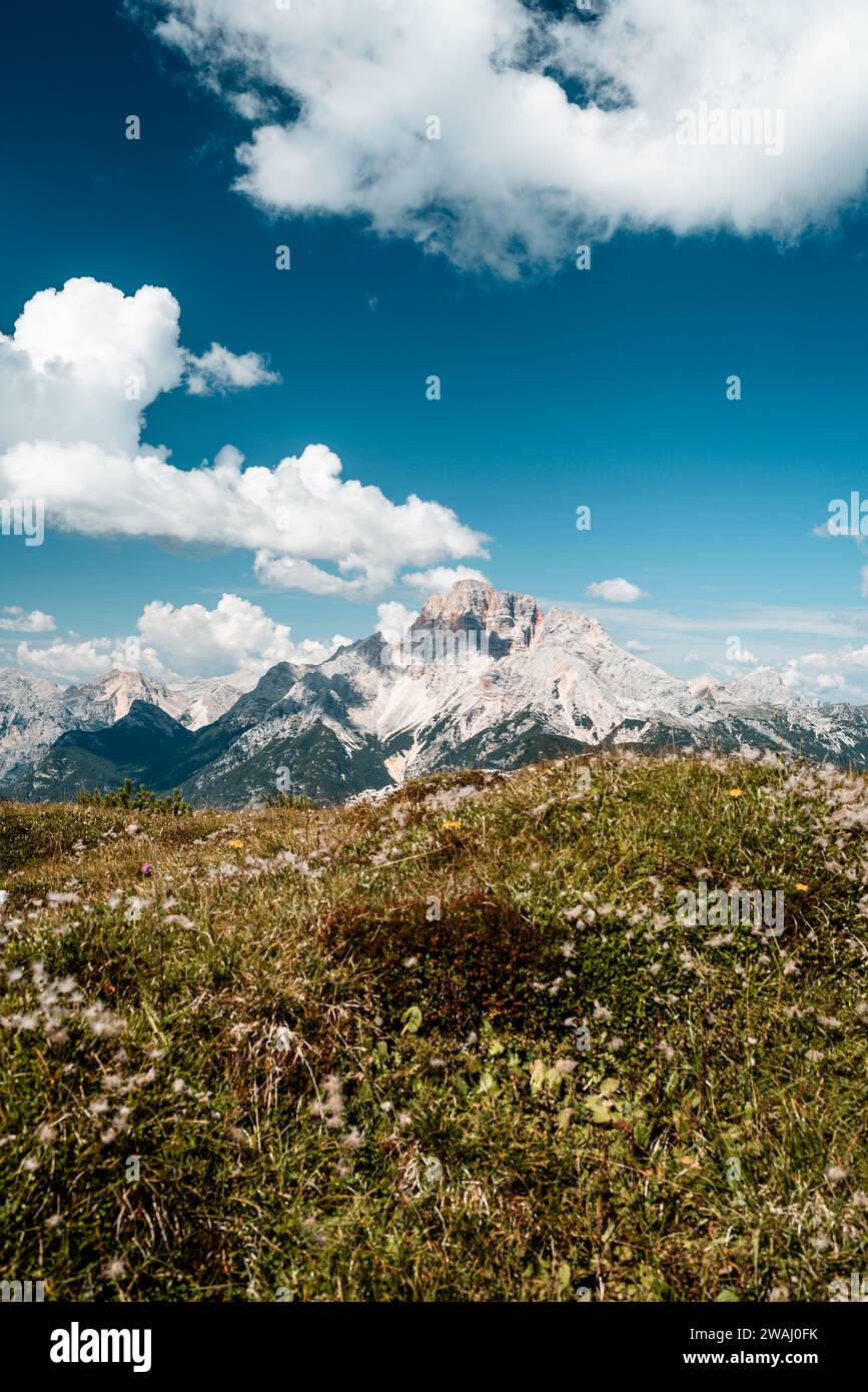 Vista della Croda Rossa da Monte piana, Italia Foto Stock