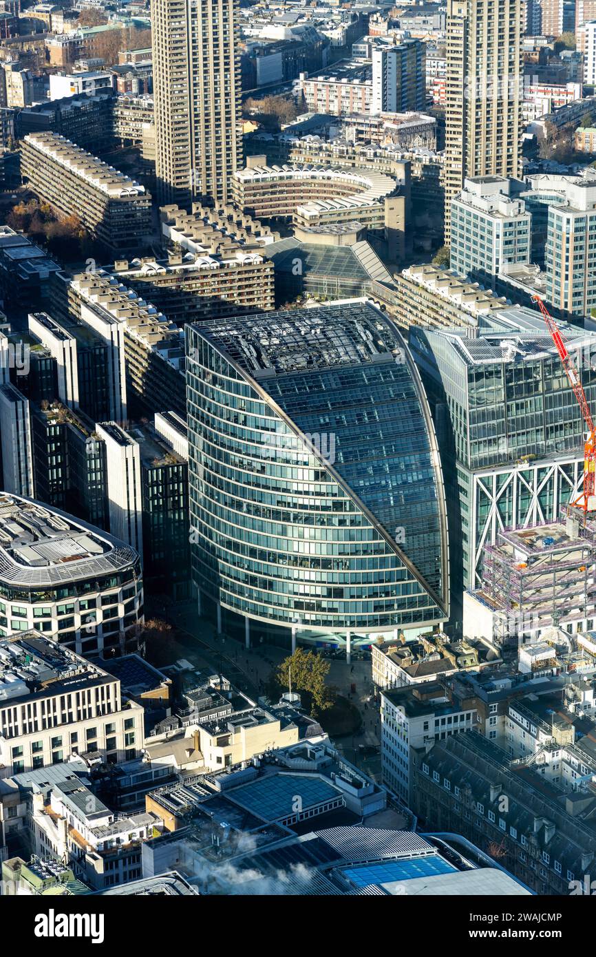 Moor House vista dalla piattaforma di osservazione Horizon 22 con la Barbican Estate sullo sfondo, Londra, Inghilterra Foto Stock