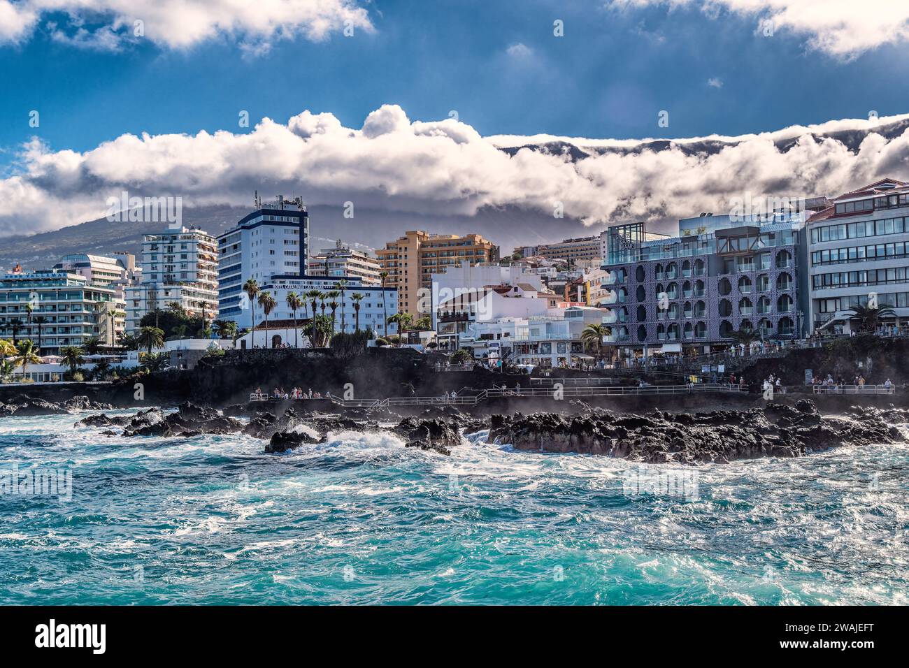 Panorama sull'Oceano Atlantico da Puerto de la Cruz a Tenerife Foto Stock