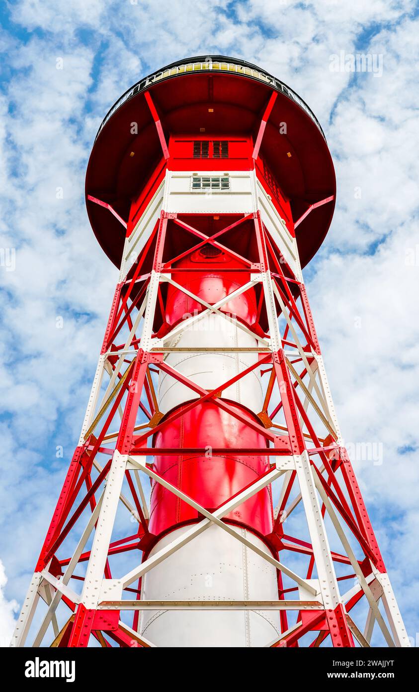 Faro di Wittenbergen sulla Rissener Ufer vicino ad Amburgo. Faro storico sull'Elba. Faro Rissen, luce inferiore. Foto Stock