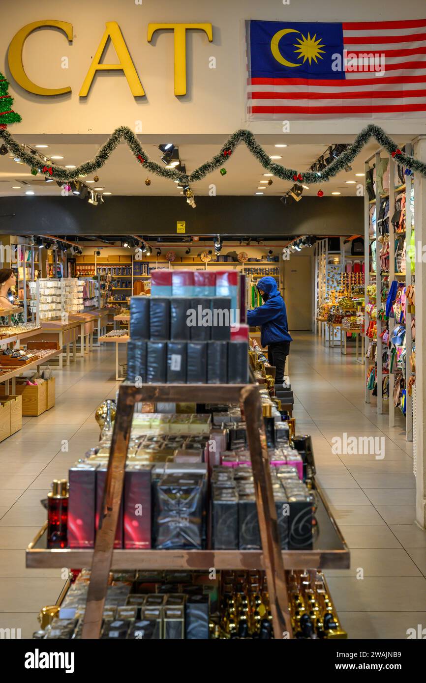 All'interno di un negozio di articoli di lusso a Kuala Lumpur, Malesia Foto Stock